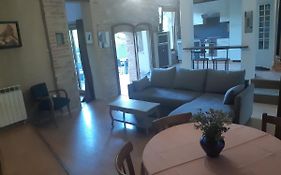 Charmant appartement vue sur la rivière.